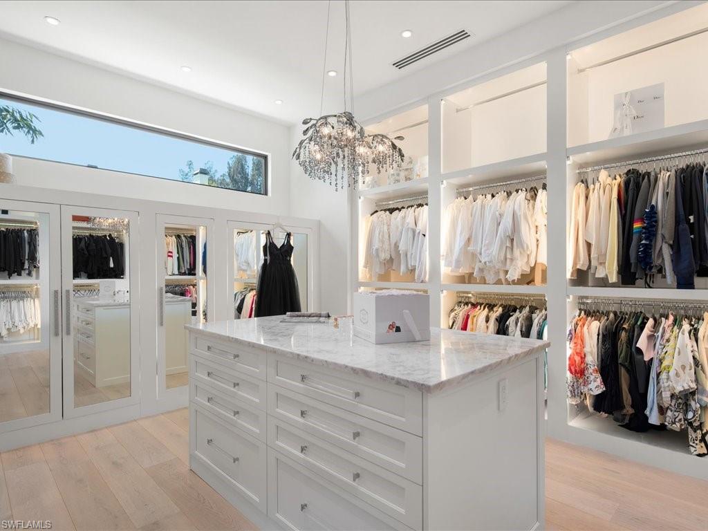 PINE RIDGE - Residential