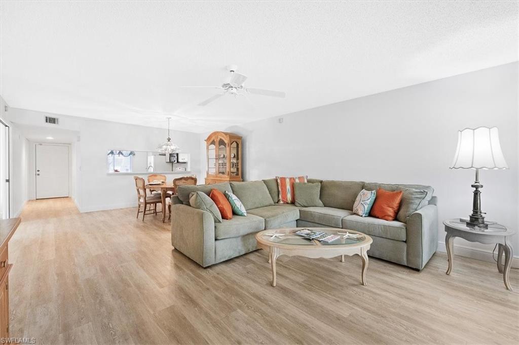 6900 Dennis CIR J106