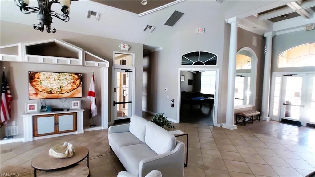 OLYMPIA POINTE - Residential