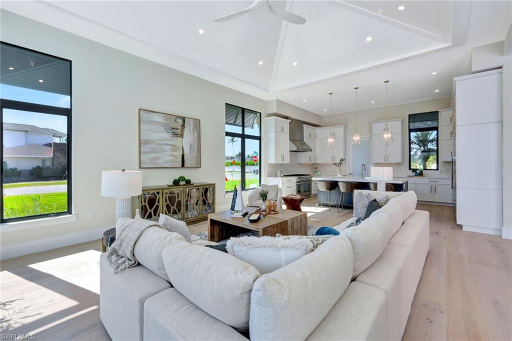 NAPLES PARK - Residential