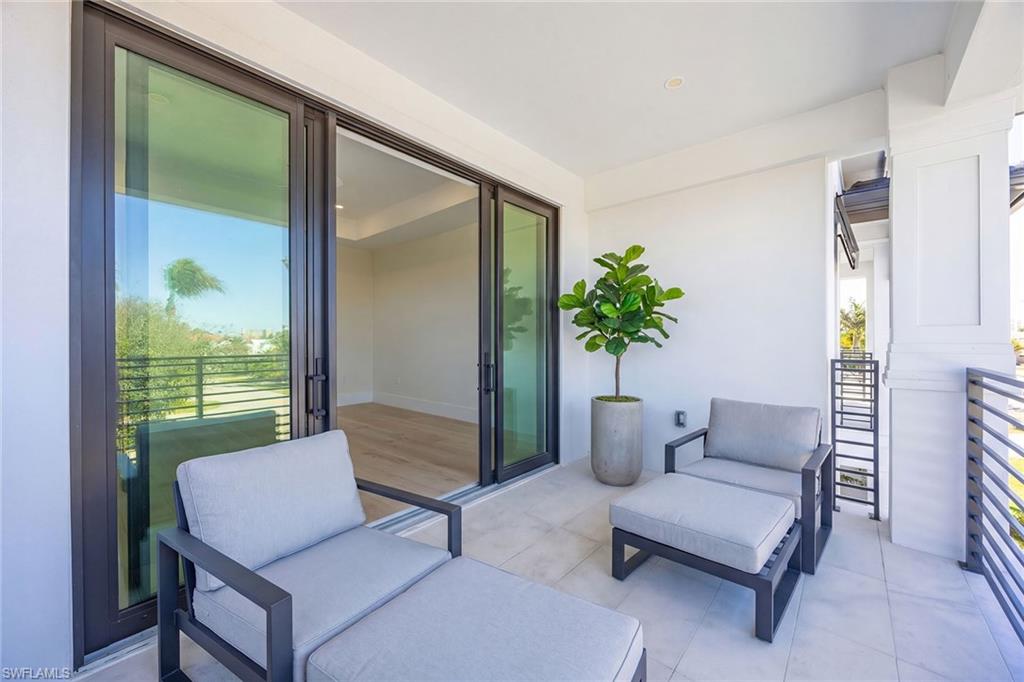 NAPLES PARK - Residential