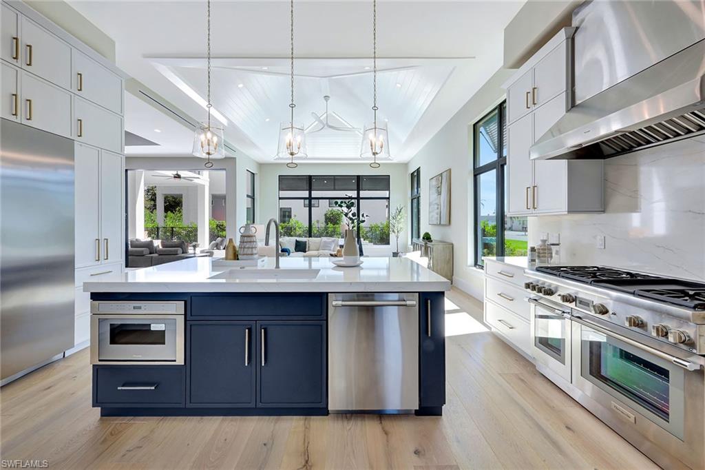 NAPLES PARK - Residential