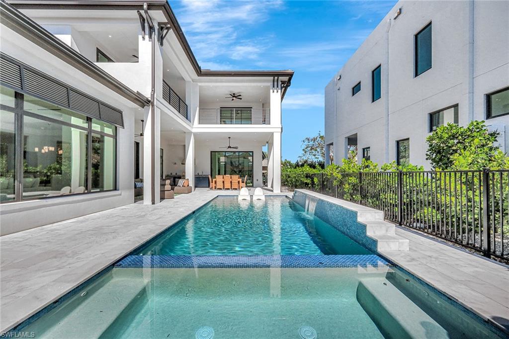 NAPLES PARK - Residential