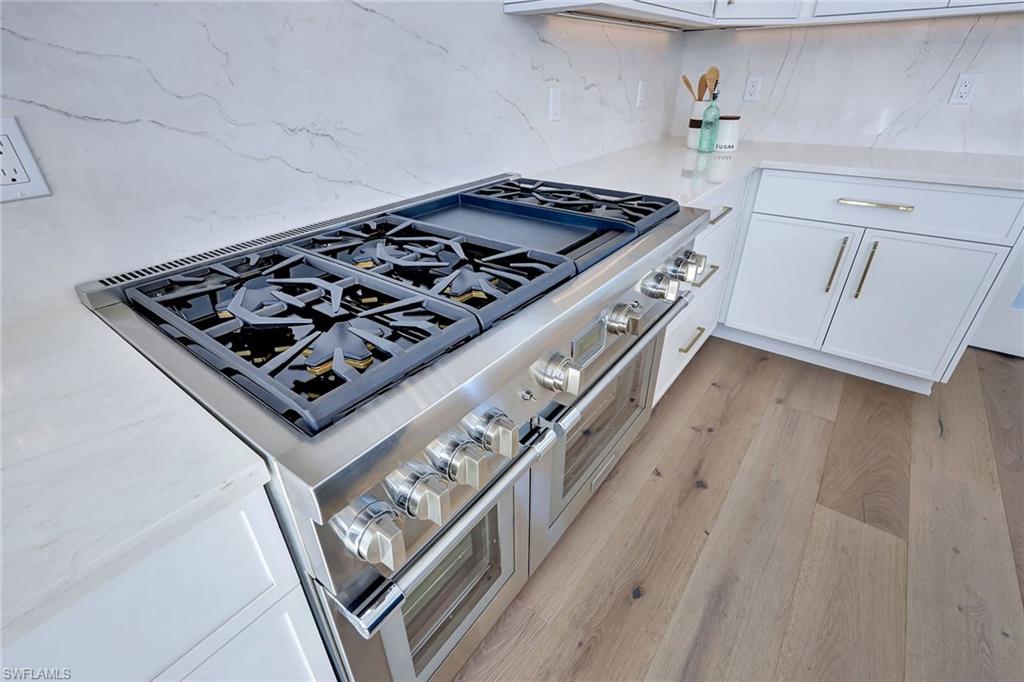 NAPLES PARK - Residential