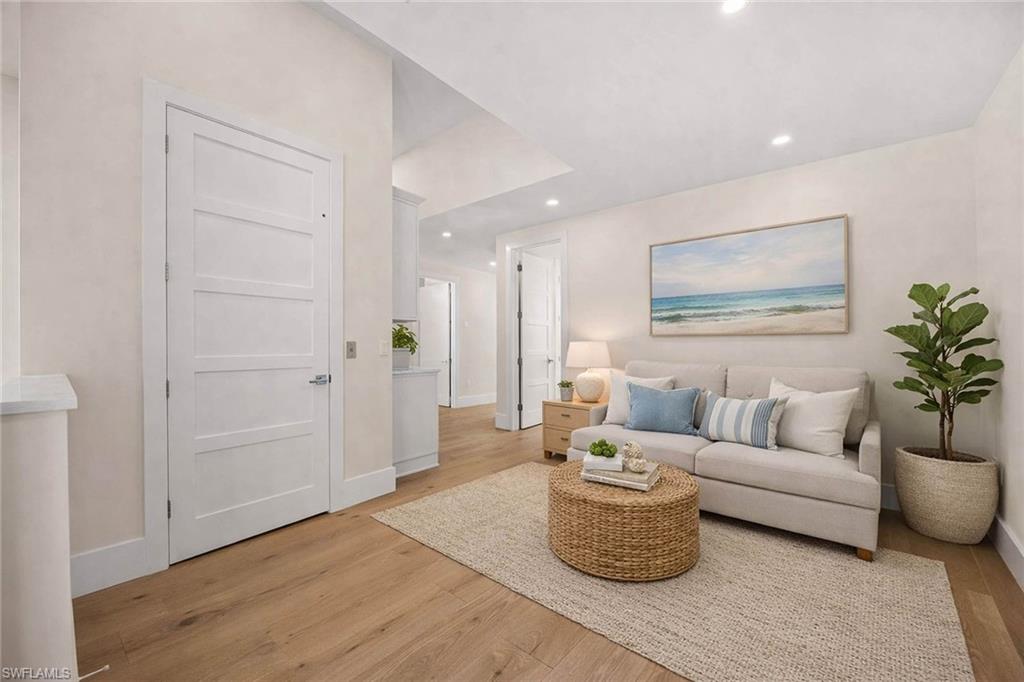 NAPLES PARK - Residential