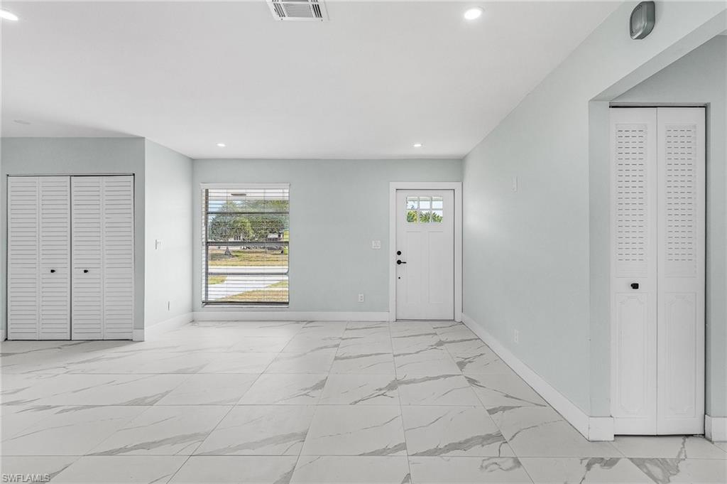 1127 Lovely LN