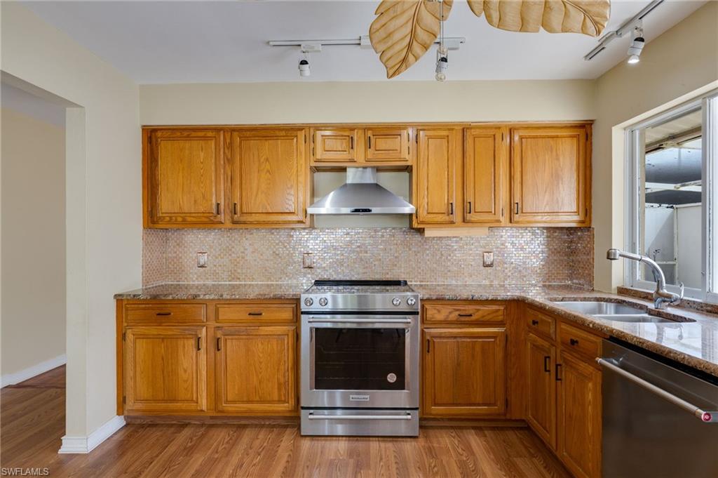 WYLDEWOOD LAKES CONDO - Residential