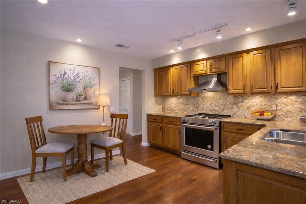 WYLDEWOOD LAKES CONDO - Residential