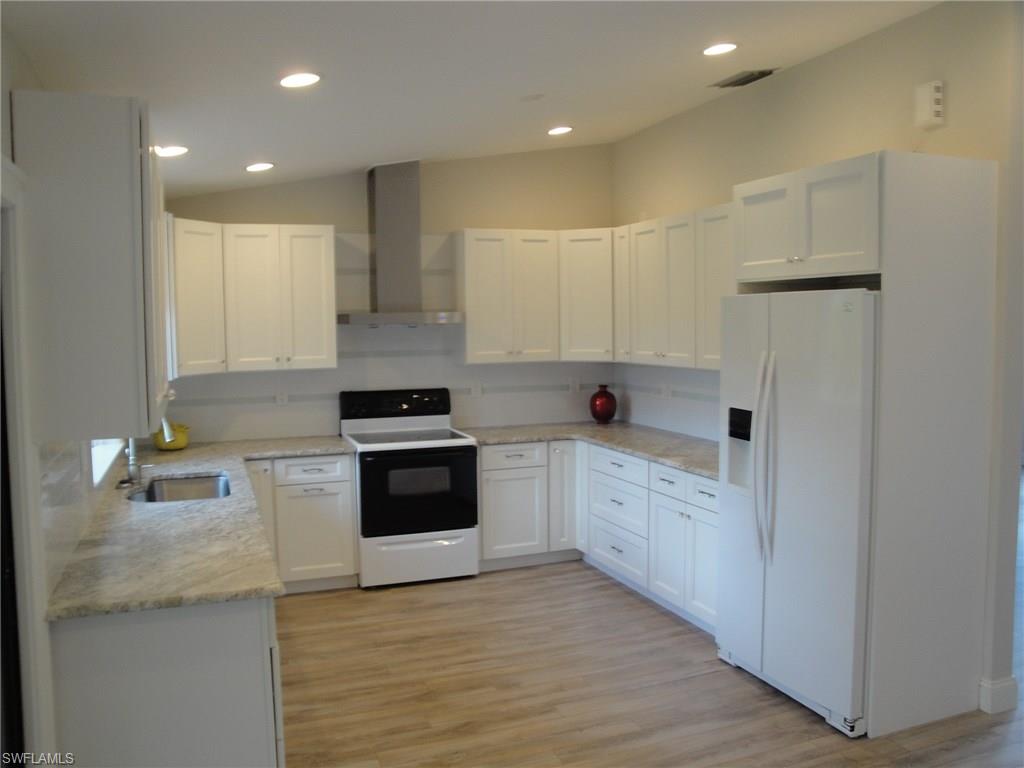 SAN CARLOS PARK - Residential