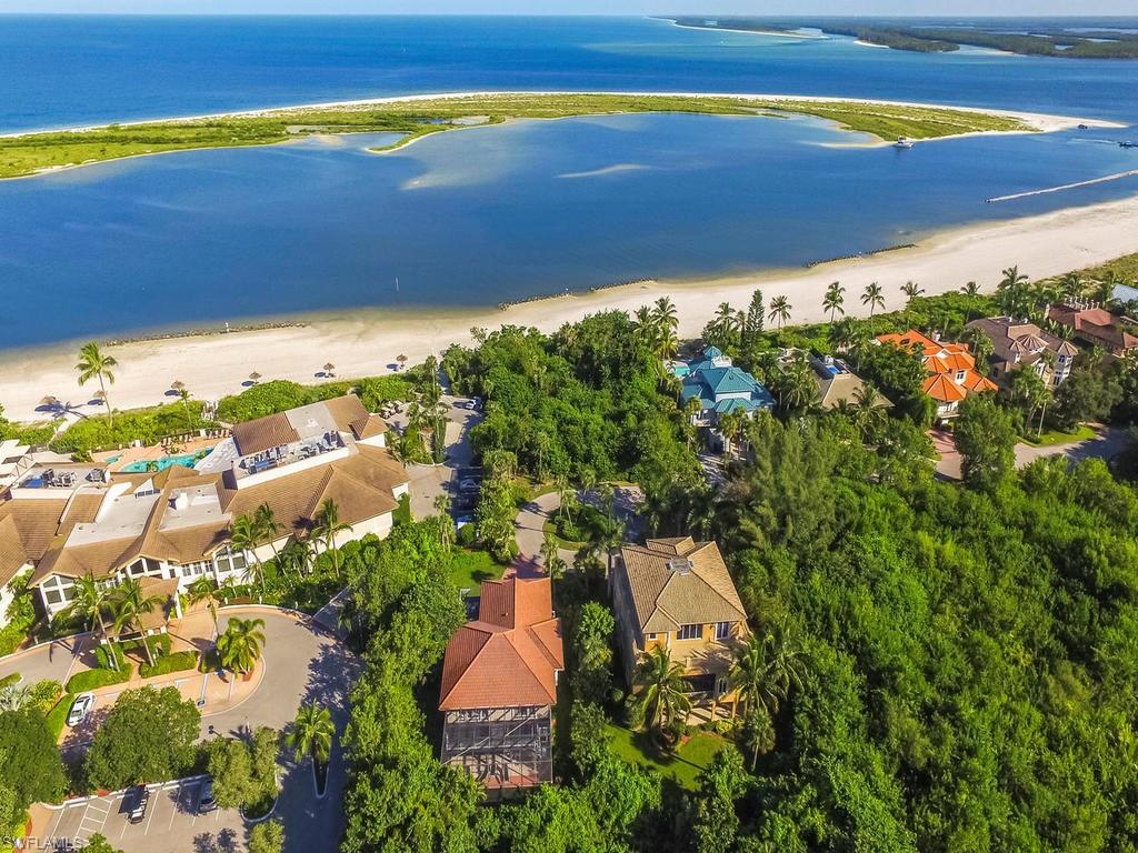 HIDEAWAY BEACH - Land