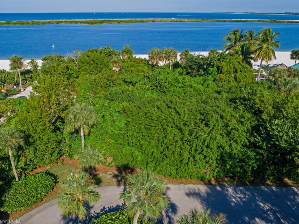 HIDEAWAY BEACH - Land