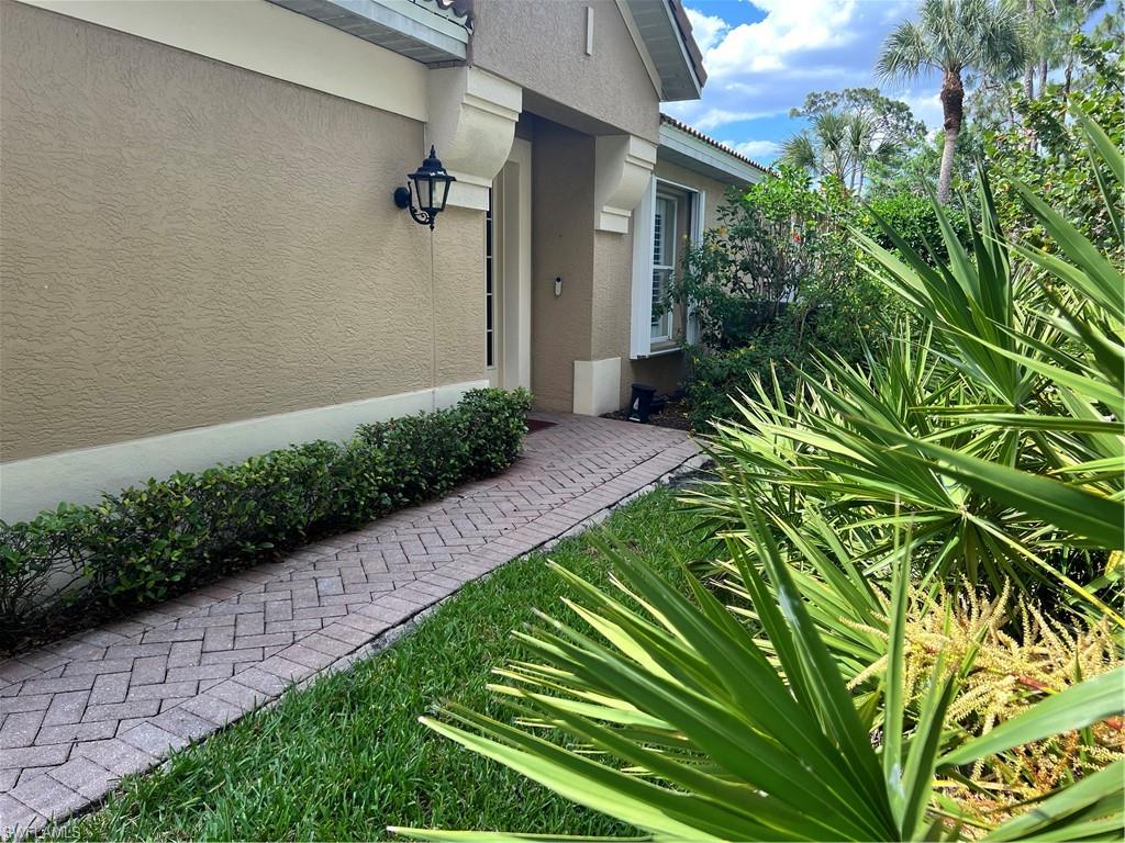 SABAL POINTE - Residential