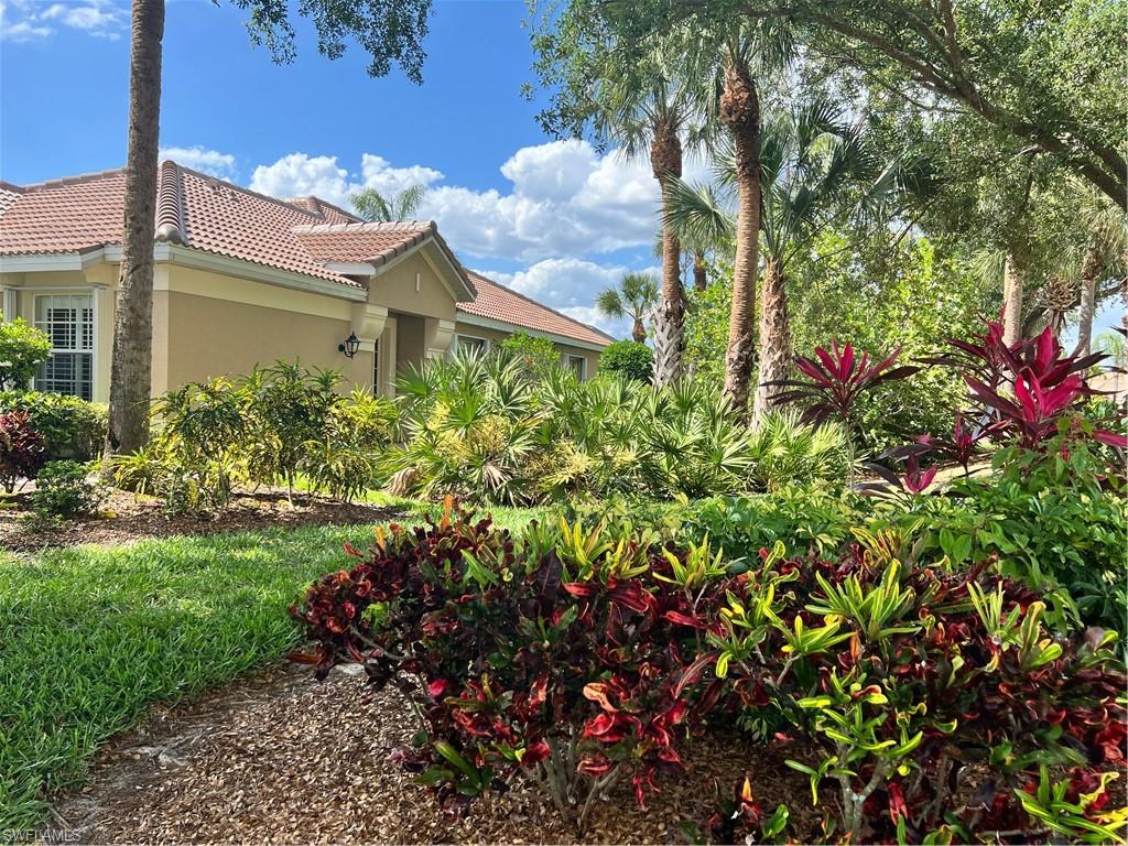 SABAL POINTE - Residential