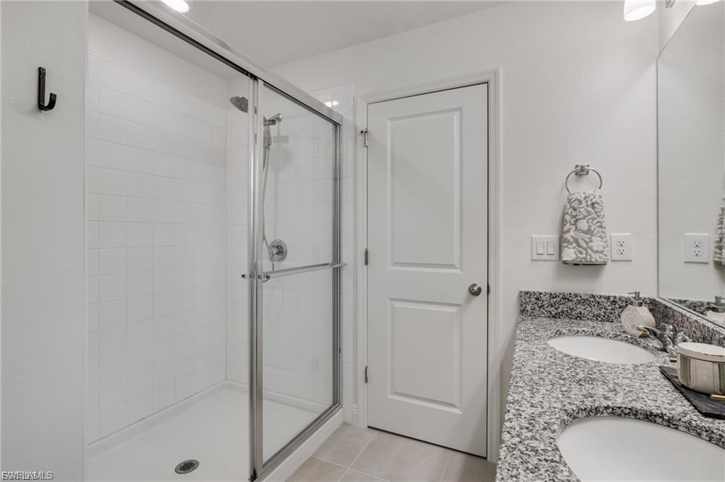 BAYSHORE COMMONS - Residential Lease