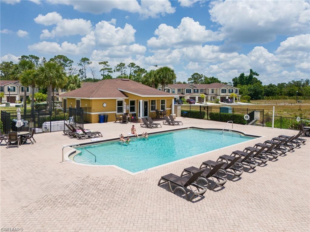 BAYSHORE COMMONS - Residential Lease