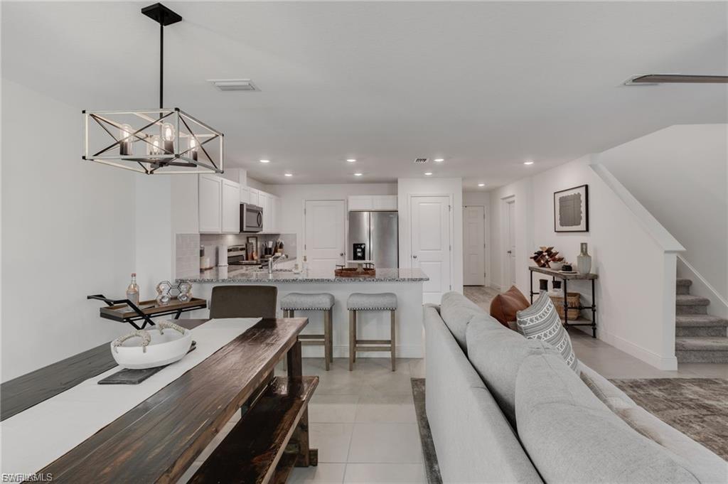 BAYSHORE COMMONS - Residential Lease