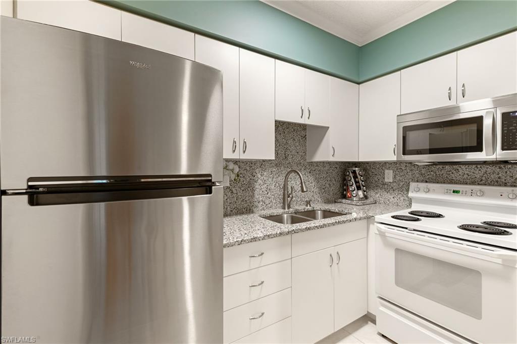 AQUARIUS APTS OF MARCO ISLAND - Residential