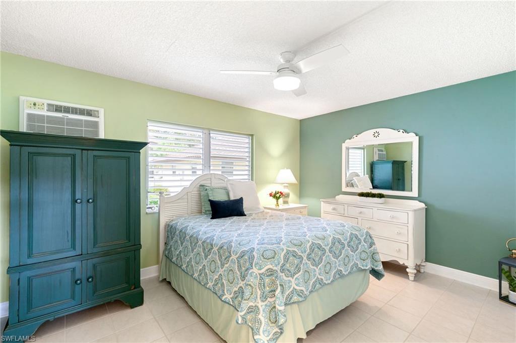 AQUARIUS APTS OF MARCO ISLAND - Residential