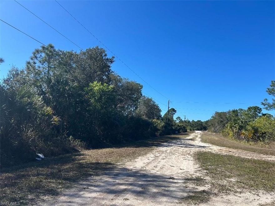 Motivated Seller...Very nice 0.23 acres lot with canal at back in the Beautifull Punta Gorda City, close to Port Charlote, Cape Coral and Fort Myers. Located just to a few min from the beach, so come and make your offer.