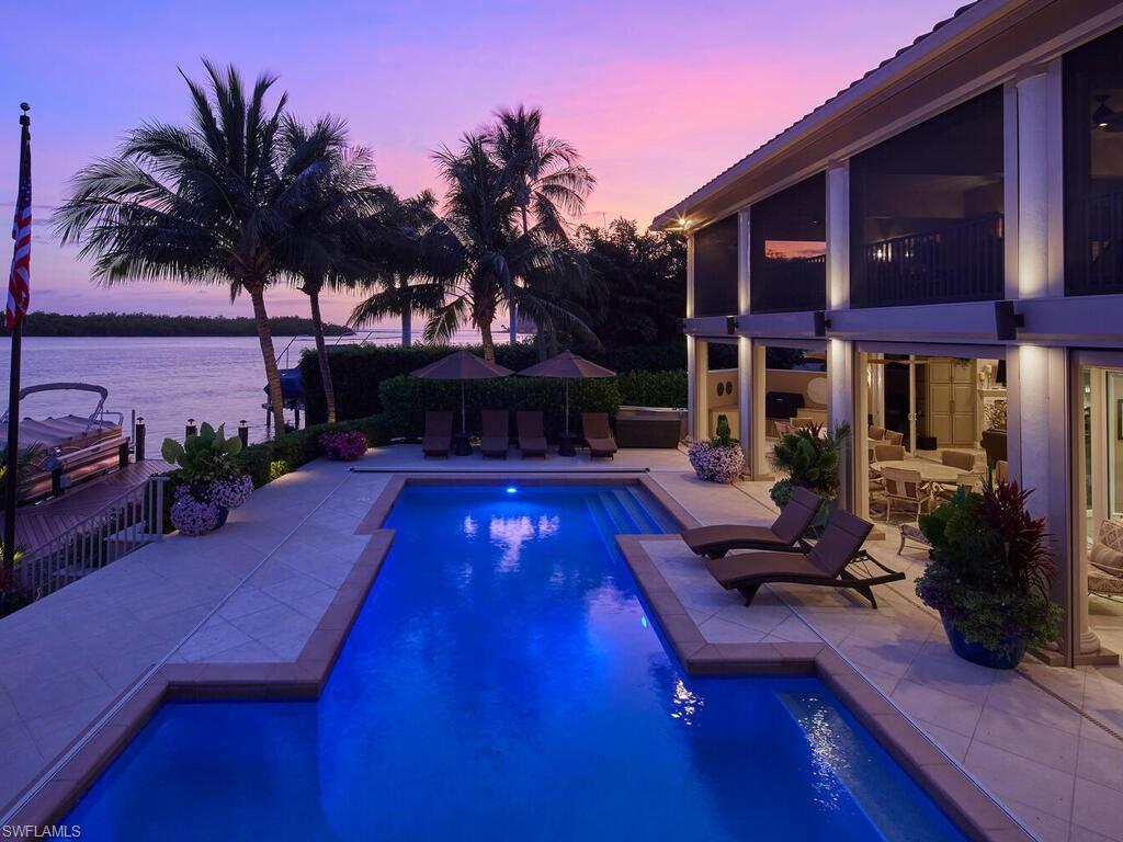 MARCO BEACH - Residential