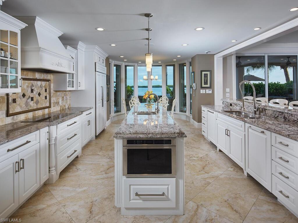 MARCO BEACH - Residential