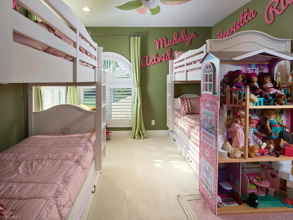 MARCO BEACH - Residential