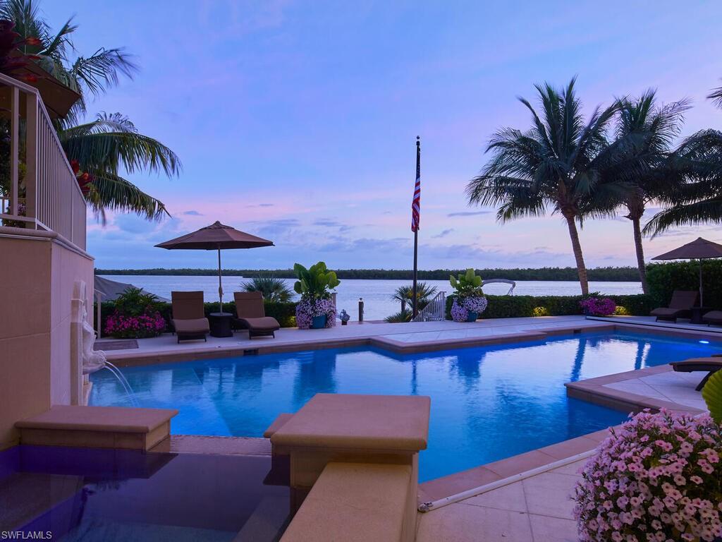 MARCO BEACH - Residential