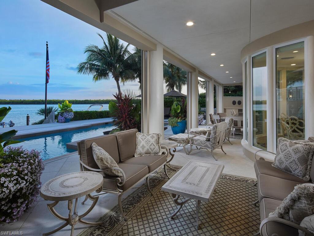 MARCO BEACH - Residential