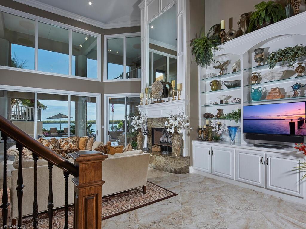 MARCO BEACH - Residential