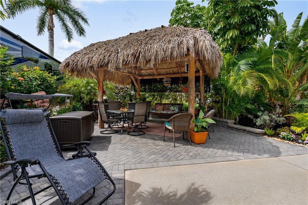 NAPLES MOTORCOACH RESORT - Land