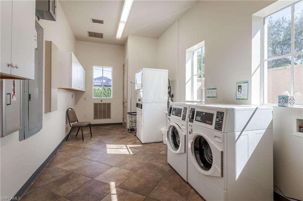 NAPLES MOTORCOACH RESORT - Land