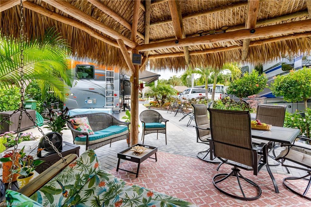 NAPLES MOTORCOACH RESORT - Land