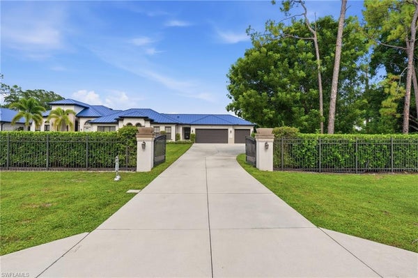 1311 JAYBIRD WAY, NAPLES, FL 34105 - Image da6c773ff7e1d8e4cc68dcff7d058b67/1380886901