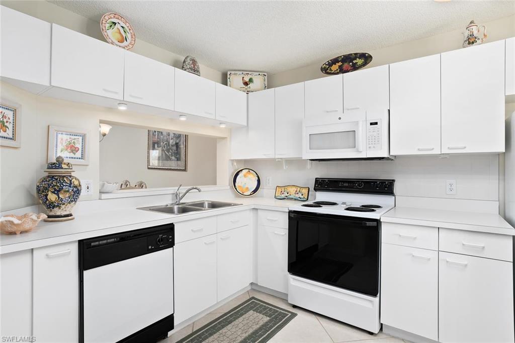 VILLAGES AT EMERALD LAKES - Residential