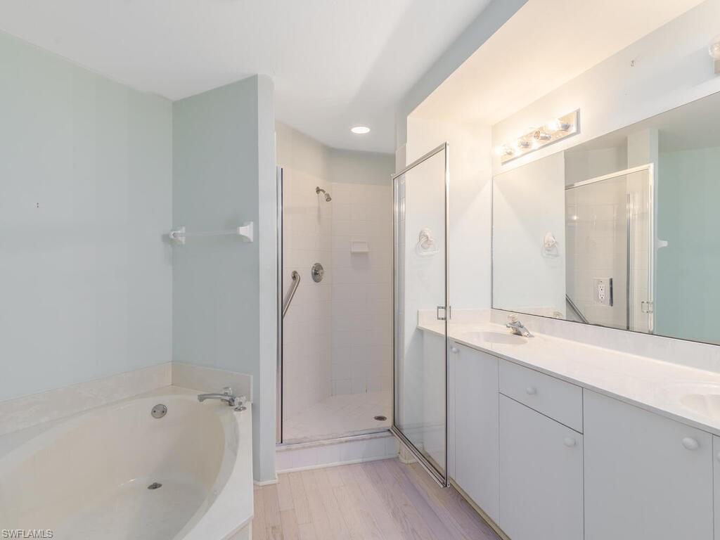 VINTAGE BAY - Residential