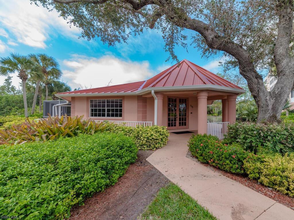 VINTAGE BAY - Residential