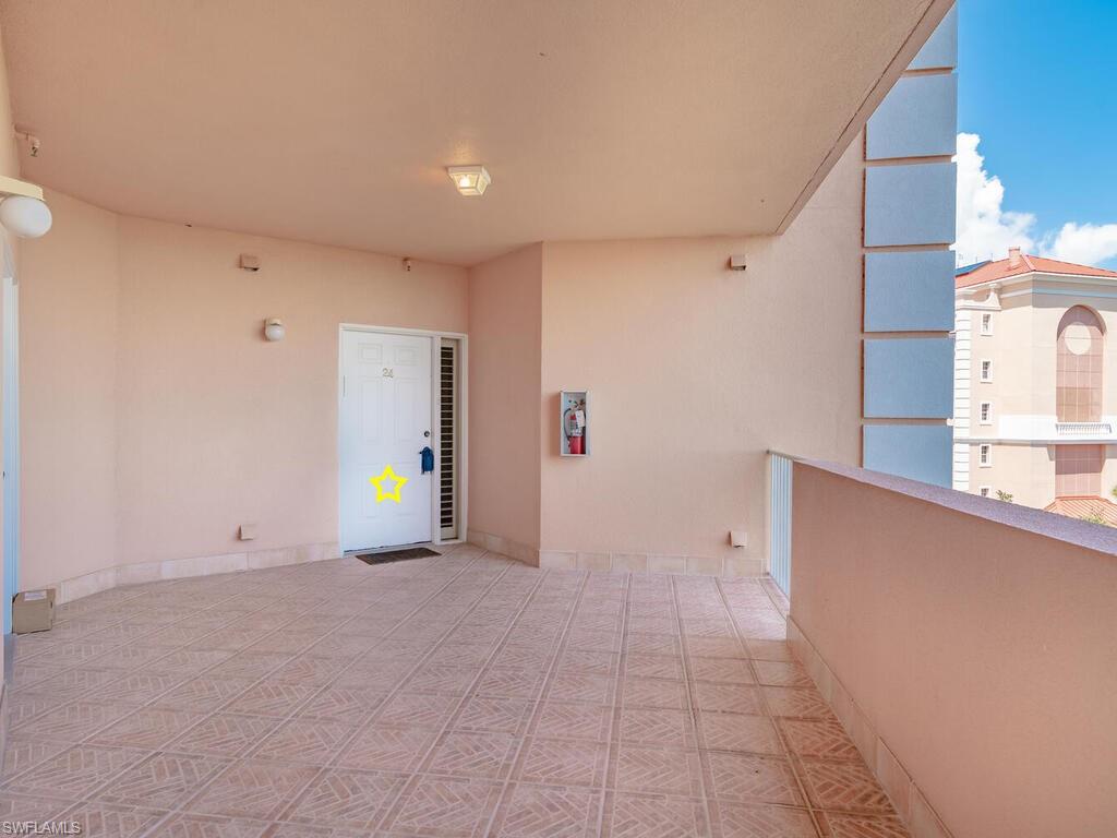 VINTAGE BAY - Residential