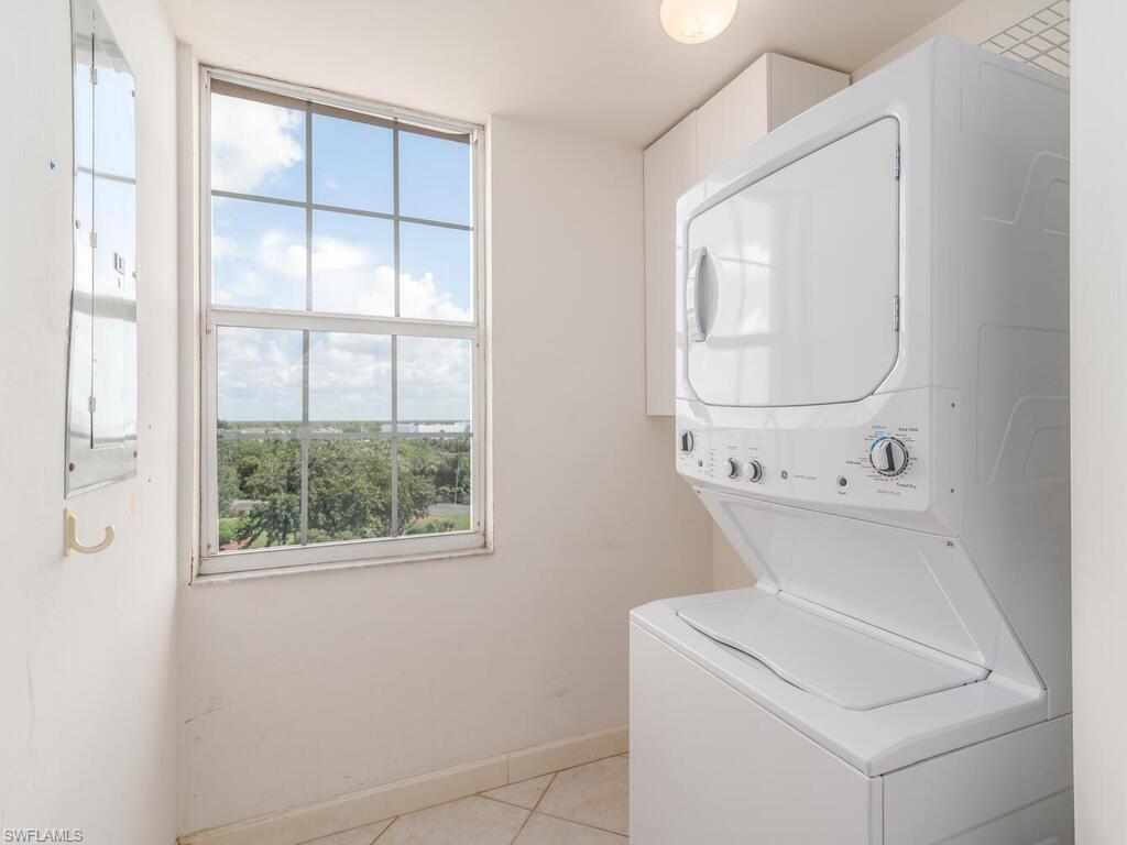 VINTAGE BAY - Residential