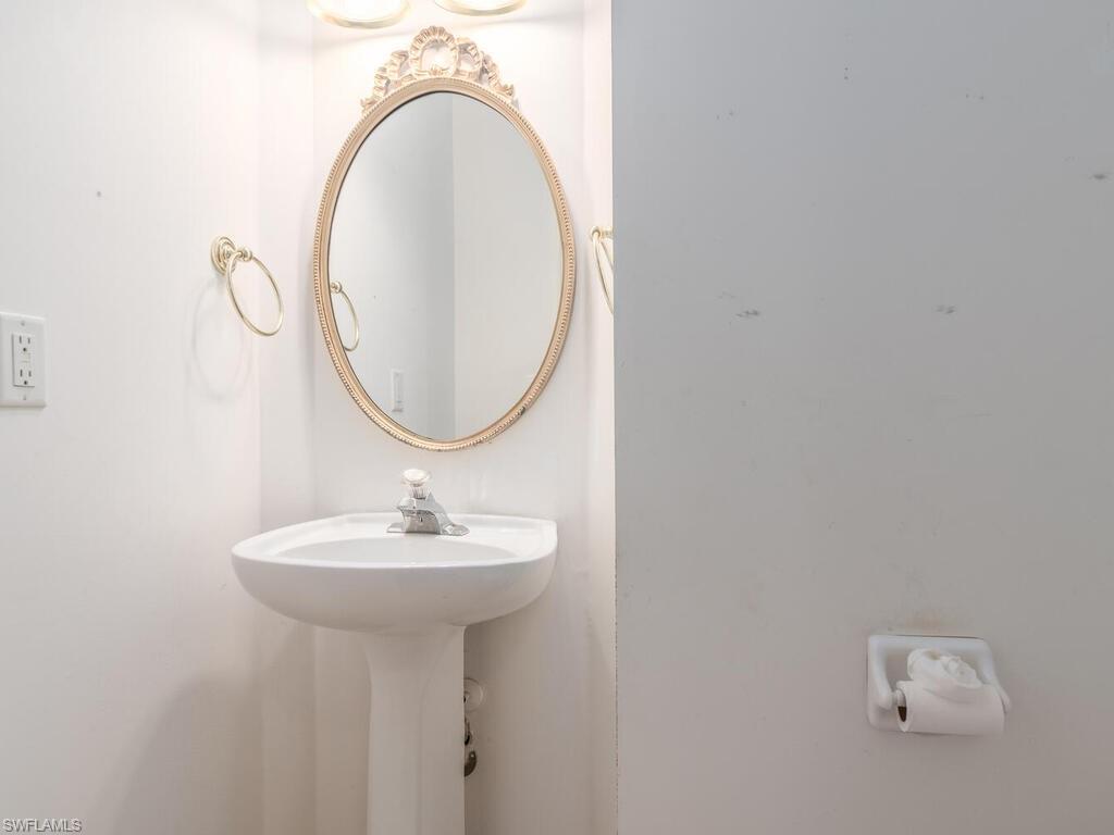 VINTAGE BAY - Residential