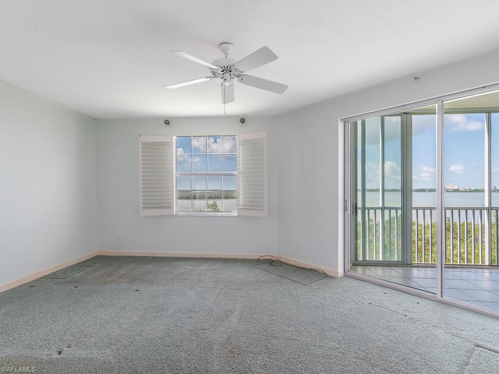 VINTAGE BAY - Residential