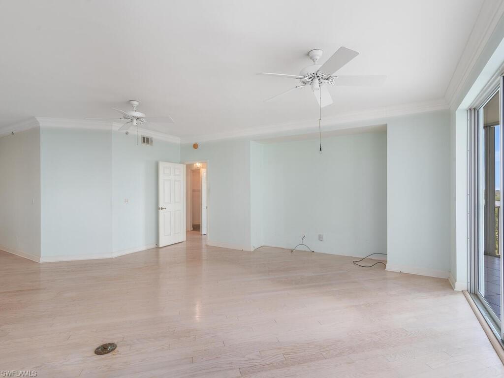 VINTAGE BAY - Residential