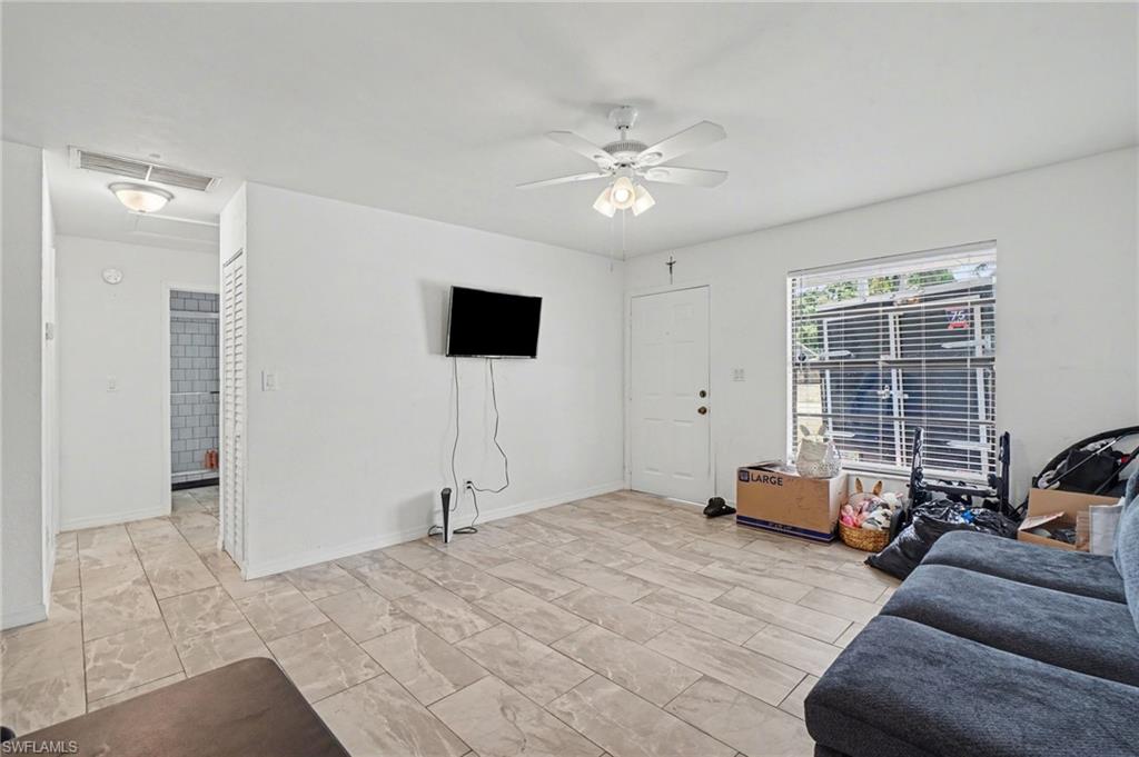 PARADISE SHORES - Residential