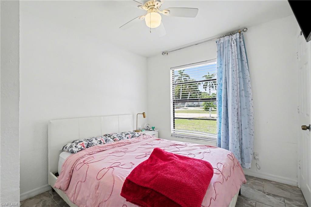 PARADISE SHORES - Residential