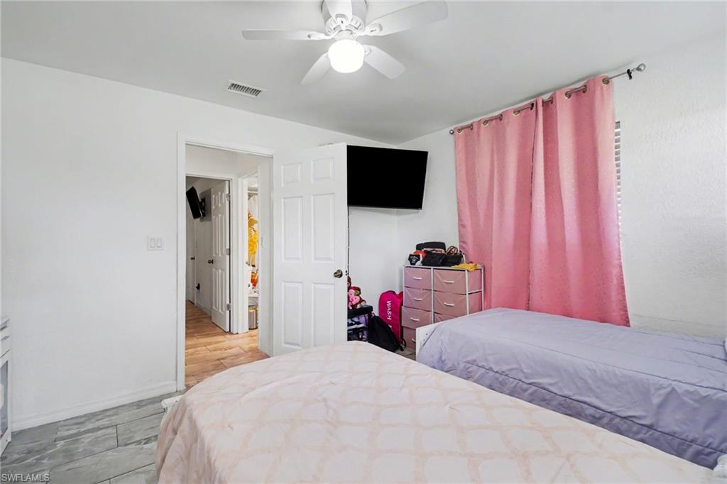 PARADISE SHORES - Residential