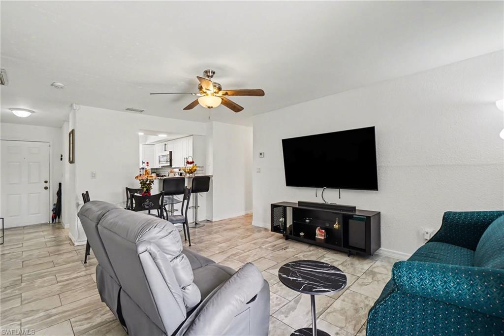 PARADISE SHORES - Residential