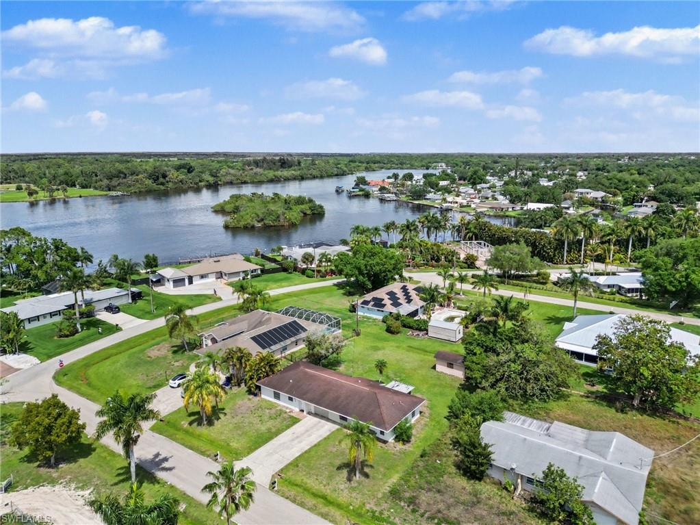 PARADISE SHORES - Residential