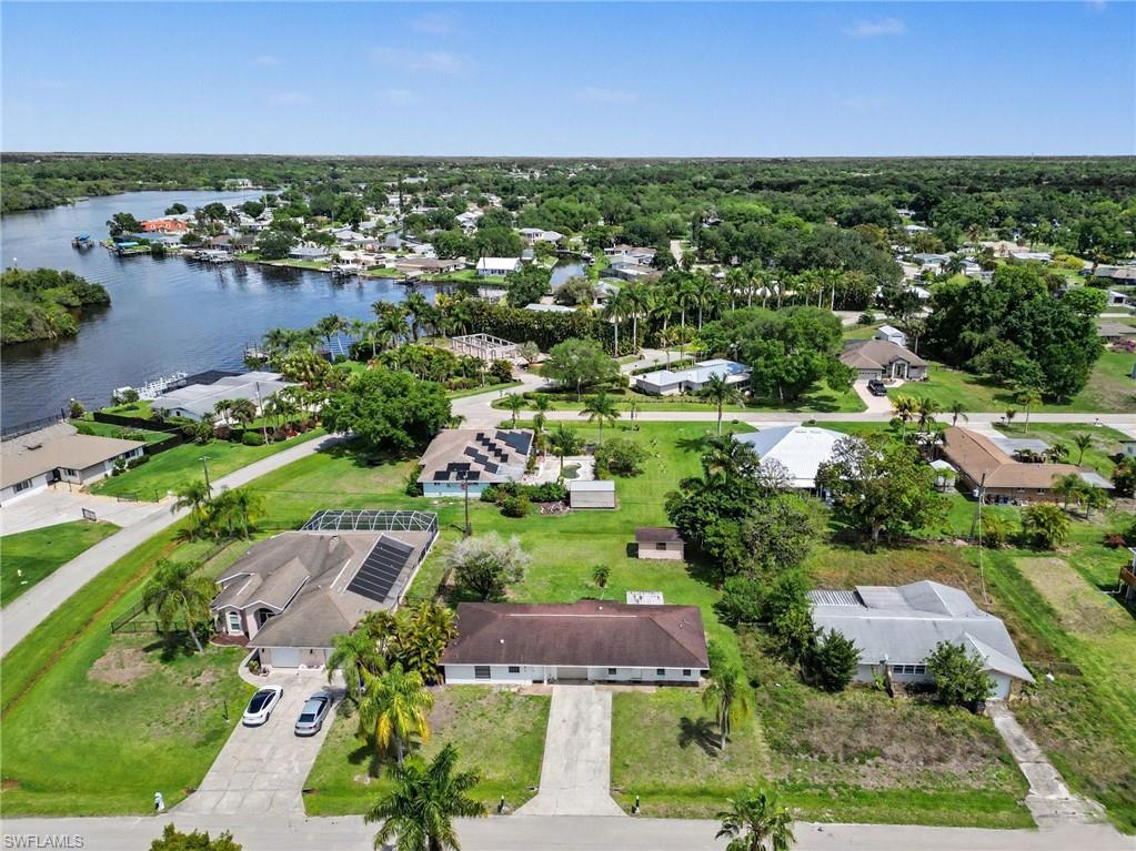 PARADISE SHORES - Residential