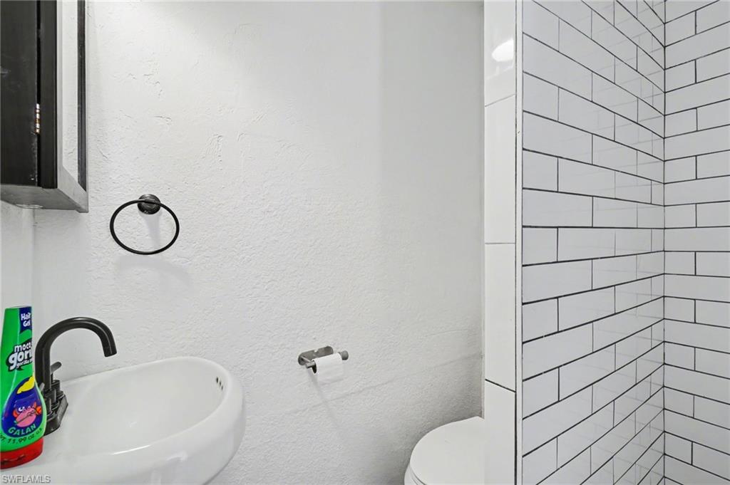 PARADISE SHORES - Residential