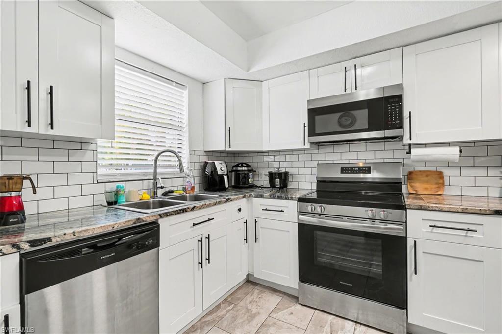 PARADISE SHORES - Residential