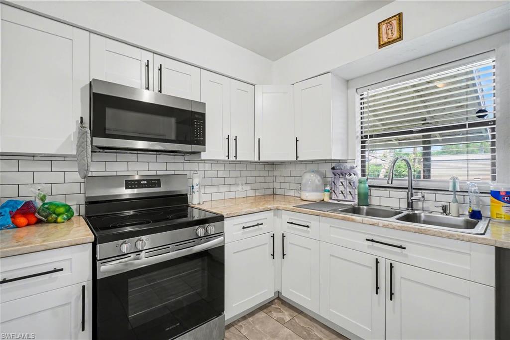 PARADISE SHORES - Residential